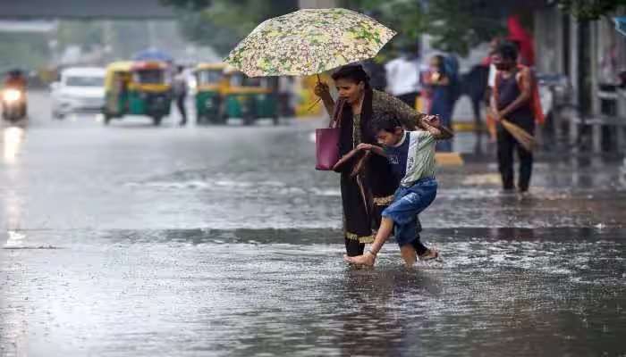 Heavy Rains: తెలంగాణలో మరో రెండ్రోజులు విస్తారంగా వర్షాలు, ఇవాళ అతి భారీవర్షం హెచ్చరిక