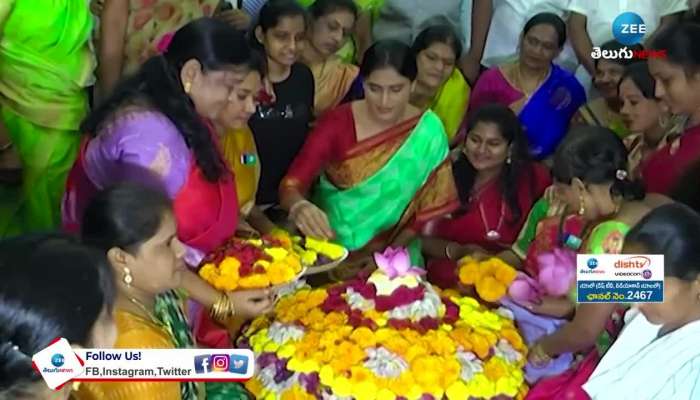 YSRTP President YS Sharmila Holds in Bathukamma Celebrations At Lotus Pond 