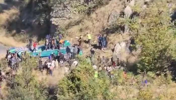 Jammu And Kashmir Bus Accident: జమ్మూ కాశ్మీర్‌లో ఘోర ప్రమాదం.. లోయలో పడిపోయిన బస్సు.. 30 మంది దుర్మరణం