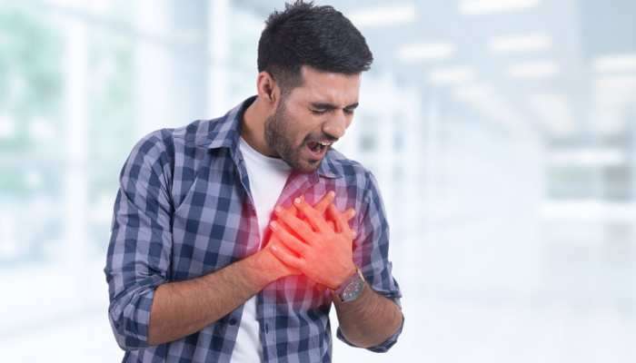 Heart Attack Signs: గుండెపోటు ఎప్పుడూ హఠాత్తుగా రాదు, ఈ 5 లక్షణాలు తప్పకుండా ఉండవచ్చు