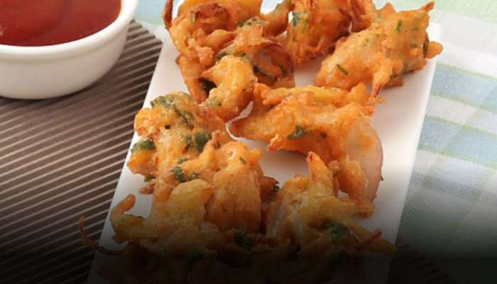 Onion Pakoda: ఇలా చేస్తే  చిటికెలో ఉల్లిపాయ పకోడీ రెడీ! మీరు ట్రై చేయండి..