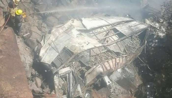 Bus Accident: ఘోర బస్సు ప్రమాదం.. 45 మంది దుర్మరణం.. ప్రాణాలతో బయటపడ్డ 8 ఏళ్ల బాలిక