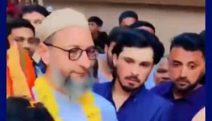 asaduddin owaisi election campaign taking blessing from pandits pa
