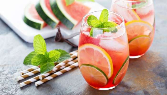 Watermelon Juice : రోజూ పుచ్చకాయ జ్యూస్ బోర్ కొట్టిందా.. అయితే ఇవి కలుపుకుని తాగండి.