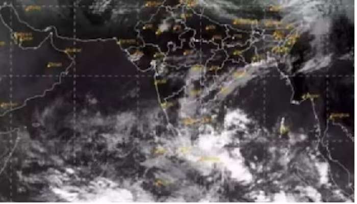 AP TS Rain Alert: ఏపీ, తెలంగాణలో భారీ వర్షసూచన, పోలింగ్ రోజు ఎలా ఉంటుంది