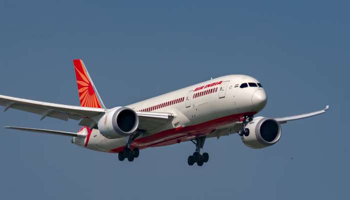 Air India Flight: ట్రక్‌ను ఢీకొన్న ఎయిరిండియా విమానం.. ప్రాణభయంతో ఉలిక్కిపడిన ప్రయాణికులు