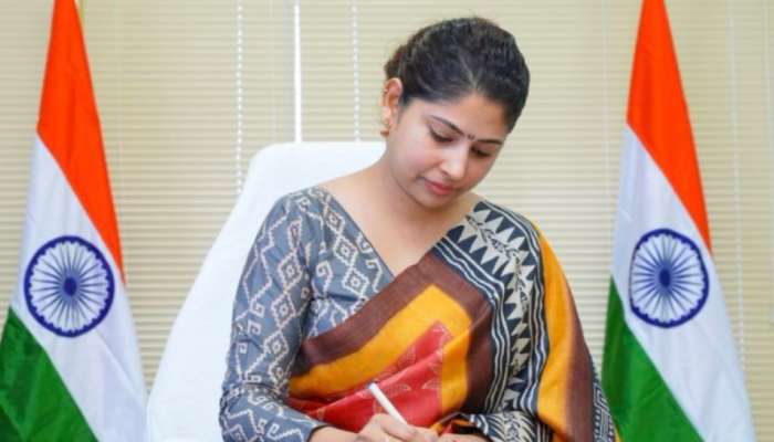 Smita Sabharwal: రిజర్వేషన్లు, కోటాలపై చర్చ జరగాలి.. సంచలన ట్విట్ చేసిన సీనియర్ ఐఏఎస్ స్మితా సబర్వాల్.. 