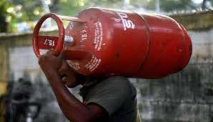 LPG Cylinder Insurance: ఎల్పీజీ గ్యాస్ కనెక్షన్ ఉందా..అయితే మీ కోసం ఉచితంగా 50 లక్షల బీమా..ఎలా క్లెయిం చేసుకోవాలంటే..?