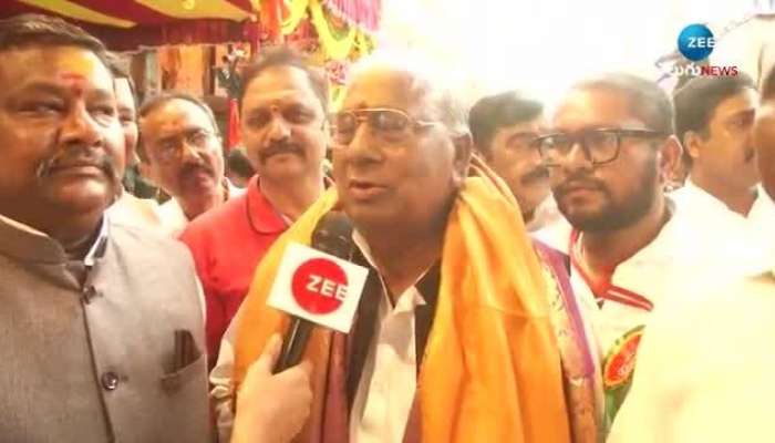 VH Hanumantha Rao at ujjaini mahankali temple for bonala jatara pa