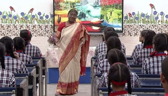 Droupadi Murmu: టీచరమ్మగా రాష్ట్రపతి  ద్రౌపది ముర్ము.. క్లాసులో విద్యార్థులకు పాఠాలు.. వీడియో వైరల్..