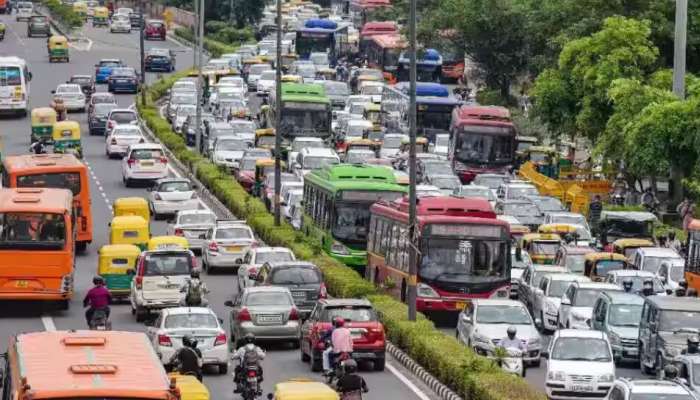  Traffic Jam : నేషనల్ హైవే పై భారీగా ట్రాఫిక్ జామ్.. ఆ ప్రాంతంలో నిలిచిపోయిన వాహనాలు