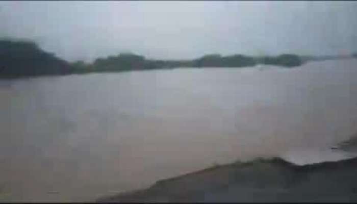 Heavy Rains Railway tracks Destroyed in Mahabubabad rn