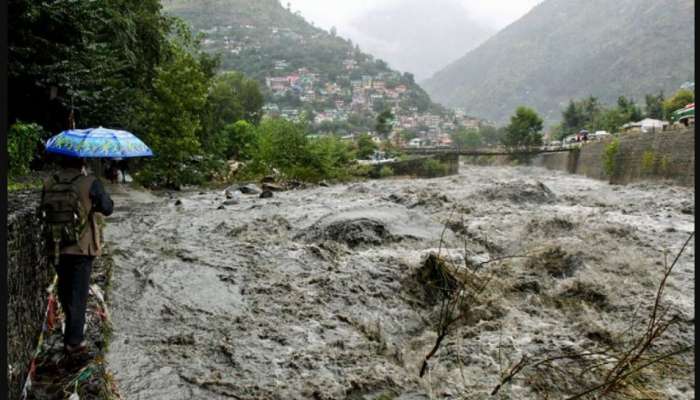 India Rains: ఉత్తర భారతాన్ని ముంచెత్తుతున్న వానలు.. బెంబెలెత్తుతున్న జనాలు.. 