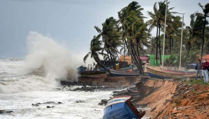 AP Weather: ఆంధ్రప్రదేశ్ ప్రజలకు భారీ హెచ్చరిక.. ఐదు రోజులు ఇంట్లోనే ఉండాలి