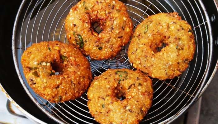 Pesarapappu Vada recipe: పెసరపప్పు గారెలు... తయారీ విధానం తెలుసుకుందాం...