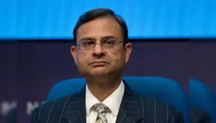 RBI Governor: ఆర్బిఐ నూతన గవర్నర్‎గా సంజయ్ మల్హోత్రా నియామకం.. సంజయ్ బ్యాక్ గ్రౌండ్ ఇదే 