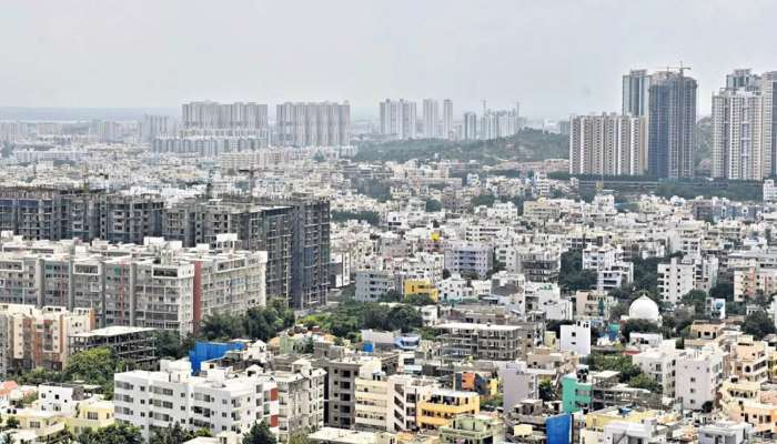 Hyderabad Real Estate: హైదరాబాద్ లో ఇళ్ల ధరలు భారీగా తగ్గాయ్..కొనేందుకు ఇదే మంచి ఛాన్స్ 