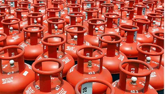 LPG Price Cut: గ్యాస్ వినియోగదారులకు శుభవార్త, తగ్గిన సిలెండర్ ధరలు