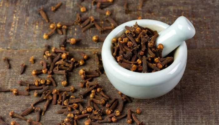 Clove Benefits: లవంగాలు తింటే ఈ ఆరోగ్యలాభాలు మీసొంతం.. కానీ వీరు అసలు తినకూడదు..!