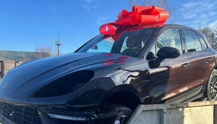 Husband Gift: భర్త సర్‌ప్రైజ్‌కు భార్య రిటర్న్‌ సర్‌ప్రైజ్‌.. దెబ్బకు లగ్జరీ కారు చెత్తడబ్బాలోకి..