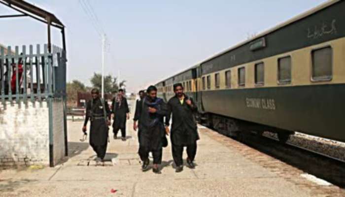 Pakistan train hijack: ప్రపంచం ముందు పాక్ గుడ్డలూడదీసిన బలూచ్ రెబల్స్..
