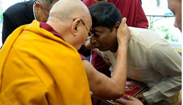 Dalai Lama Book: దలైలామా జీవితంపై మూడు భాషల్లో పుస్తకం, త్వరలో ఆవిష్కరణ