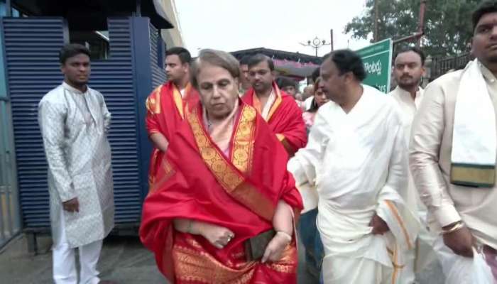 Mysore Rajamatha Donates 100 Kg Akhanda Lamps To Tirumala
