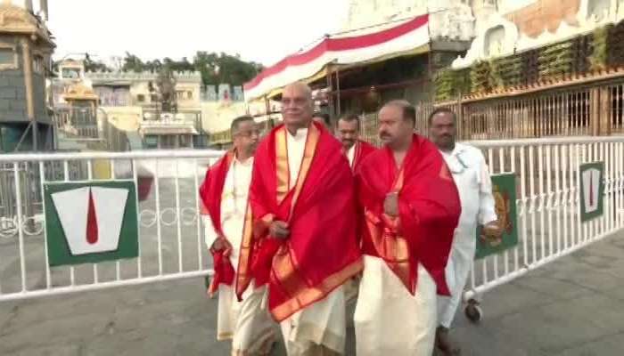 Star Director K Raghavendra Rao Shaves Head In Tirumala