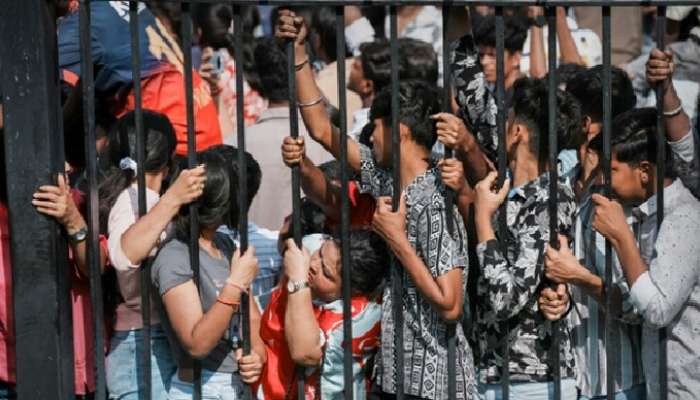 Bengaluru Stadium: బెంగళూరు తొక్కిసలాటకు కారణం ఆ ప్రచారమేనా, తప్పెవరిది