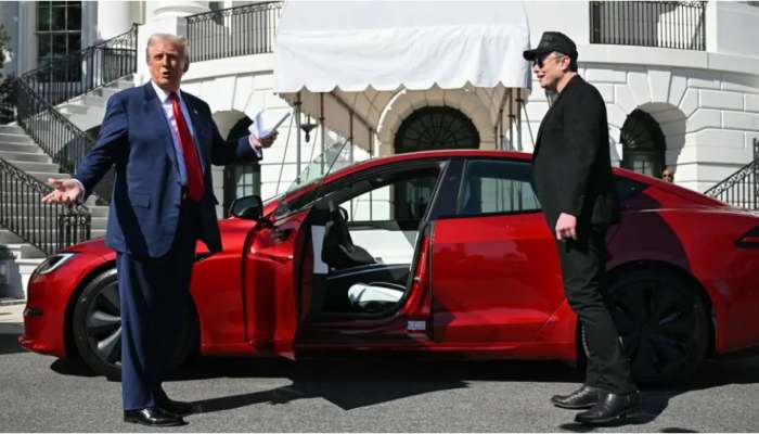Donald Trump: ట్రంప్  కారు అమ్మేస్తాడట..కొనేద్దామా..? ధర.. ఫీచర్లు ఇవే..!!