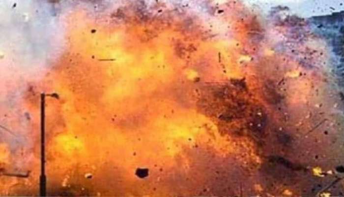 Naxals Blast: పోలీస్ వాహనాన్ని పేల్చేసిన మావోలు.. ఏఎస్పీ మృతి
