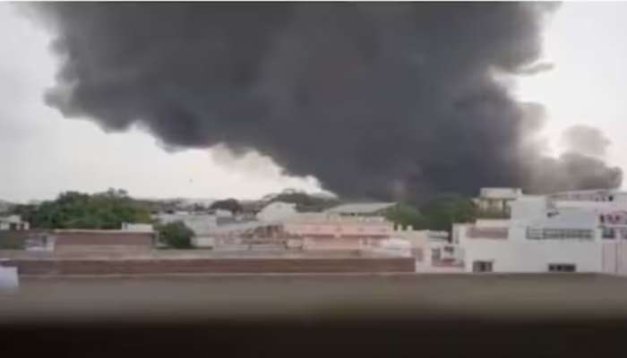Plane crash: ఘోర విమాన ప్రమాదం.. మేఘనిలో కుప్పకూలిన ఎయిర్‌ ఇండియా విమానం..