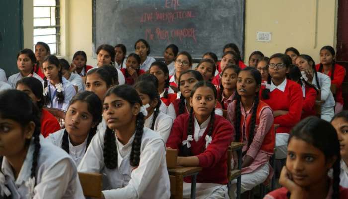 Telangana: విద్యార్థులకు గుడ్‌న్యూస్‌.. తెలంగాణలో ఇకపై ప్రభుత్వ పాఠశాలల్లో ఐఐటీ, నీట్ కోచింగ్..!!