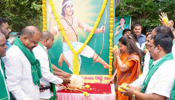 Kalvakuntla Kavitha: రూ.500 కోట్లతో ఎరుకల కార్పొరేషన్‌ ఏర్పాటు చేయాలి