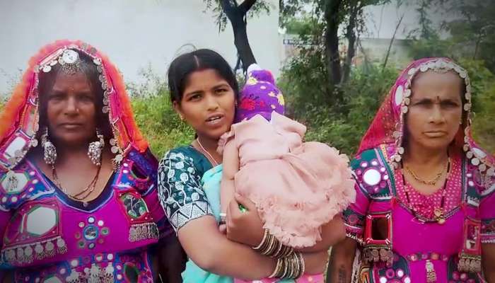 Lagacherla Farmers Tie Rakhi To KT Rama Rao In Hyderabad