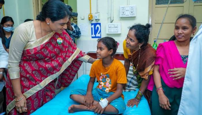 YS Sharmila: &#039;విజయమ్మ, వైఎస్సార్‌, నా భర్త, బిడ్డలను దూషించారు: వైఎస్‌ షర్మిల భావోద్వేగం