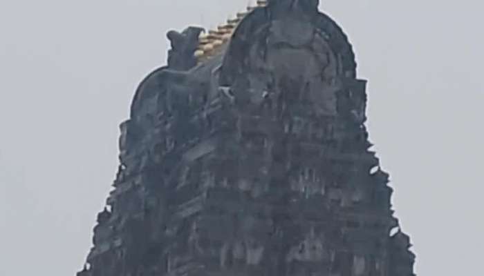 Heavy Rains Lashed At Yadadri Lakshmi Narasimha Swamy Temple Devotees Get Trouble