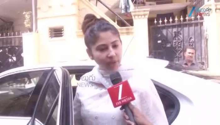 senior ias smita sabharwal caste her vote in jubilee hills by election 