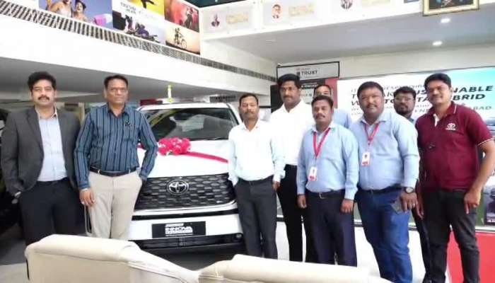 Checkout Toyata Innova Hycross Car Features And Price