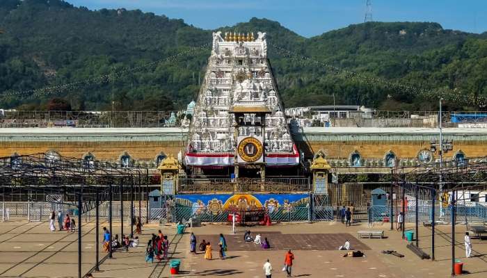 Tirumala: తిరుమల శ్రీవారి భక్తులకు శుభవార్త.. ఇలా చేస్తే టీటీడీ డైరీలు, క్యాలెండర్లు నేరుగా మీ ఇంటికే వస్తాయి..!  