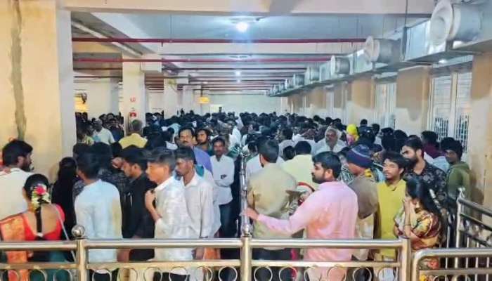 Devotees Heavy Rush In Yadadri Temple A Heady Weekend