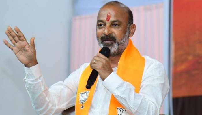 Bandi Sanjay: నెల రోజుల్లో పంచాయతీలకు నిధులివ్వాల్సిందే! రేవంత్ రెడ్డికి బండి సంజయ్‌ సవాల్‌