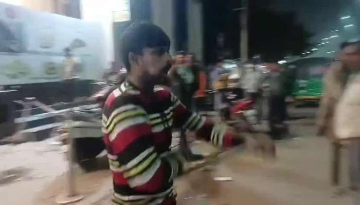 Auto Driver Harassed With Snake A Head Drunk And Drive