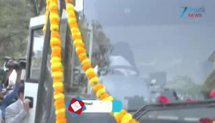 Nandamuri Balakrishna Bus Driving At Basavatarakam Hospital