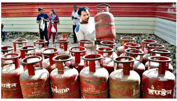 LPG Gas Cylinder: గ్యాస్‌ సిలిండర్‌ వినియోగదారులకు భారీ షాక్‌.. వరుసగా రెండోసారి పెరిగిన సిలిండర్‌ ధరలు..ఎంతంటే?