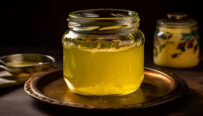 Ghee Side Effects: ఈ నలుగురు పొరపాటున కూడా నెయ్యి తినకూడదు.. లేదంటే ఇక అంతే సంగతులు..