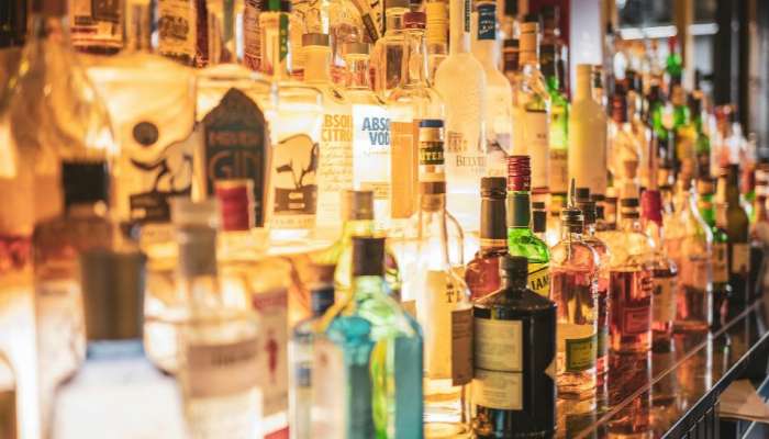Liquor: మందు బాబులకు డబుల్ కిక్‌.. అర్ధరాత్రి 12 గంటల వరకు పర్మిషన్‌..!