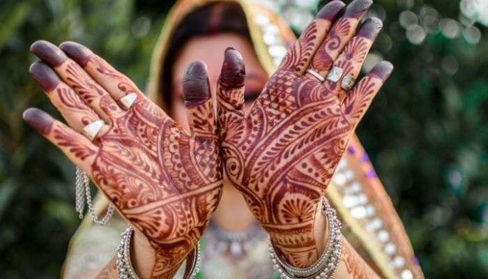 Tips For Mehendi To Turn Red At Home: ఈ అరుదైన చిట్కాలతో మీ చేతులు ఎర్రగా పండుతాయి!