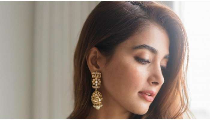 Pooja Hegde Saree Pics: సారీలో పూజా హెగ్దే.. ఇలా కూడా మెరిసిపోతున్న బుట్టబొమ్మ!