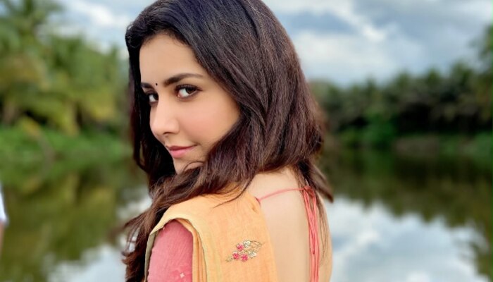 యాడ్ ఫిలింస్ చేద్దామనుకున్న Raashi Khanna హీరోయిన్ అయిపోయింది, అసక్తికరమైన విషయాలు చదవండి